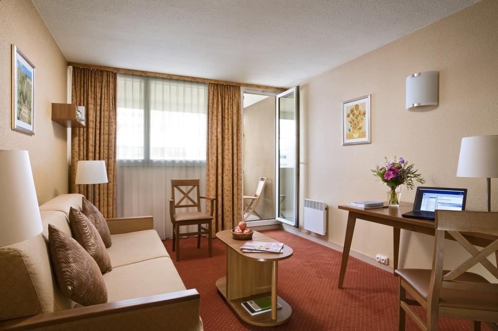 Citadines Centre Meriadeck Bordeaux Ruang foto